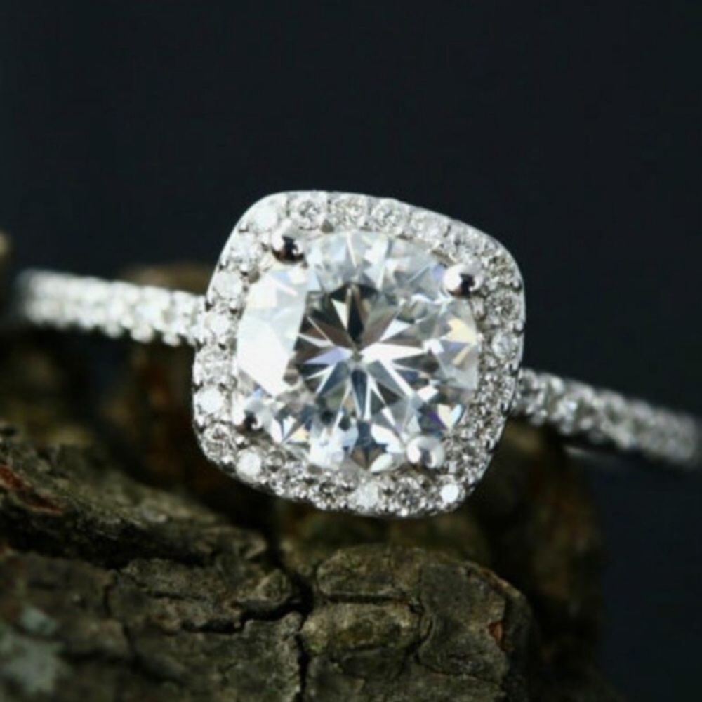 New 18k White Gold Diamond Halo Ring - Picture 5 of 5